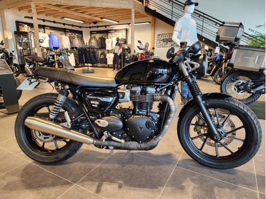 TRIUMPH STREET TWIN  900