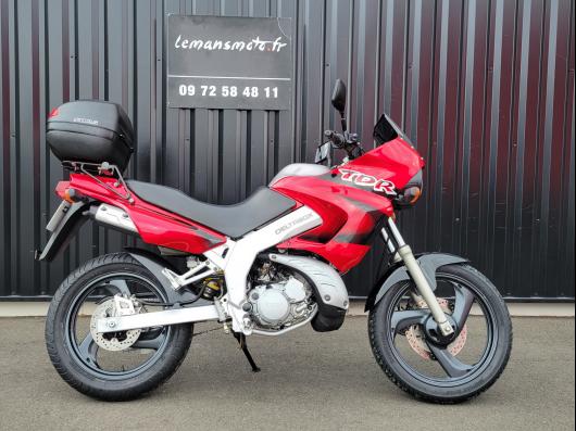 photo-annonce-yamaha-tdr-125_6878a800a301b174858839.jpg