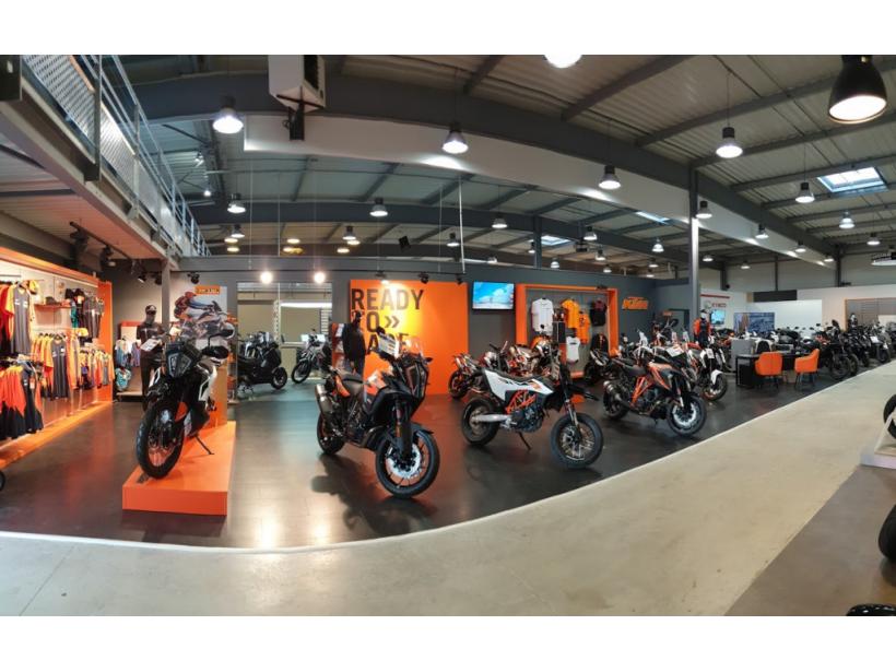 KTM LE MANS tous nos services et présentation de la concession KTM à RUAUDIN